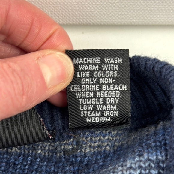 Jantzen Sport Women's Blue Patterned Button Down Vest - Picture 7 of 10